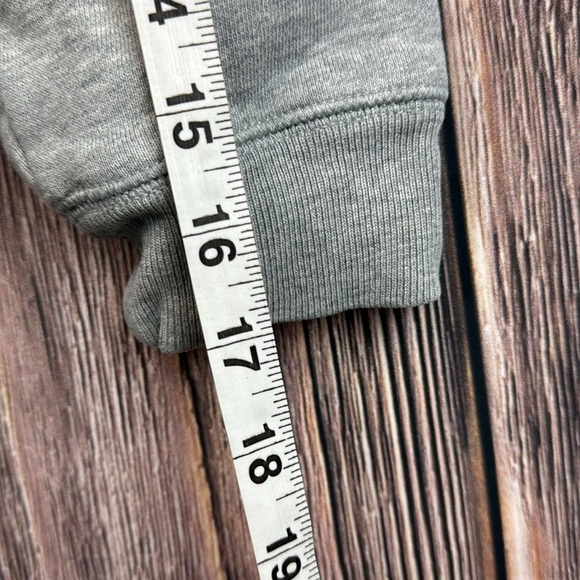 Carhartt Unisex Gray Hoodie- Size 10/12 Medium - Picture 11 of 13